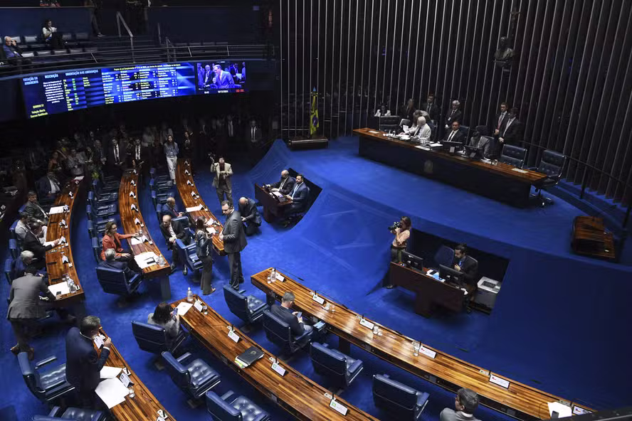 Imagem - Senado vota por proibir que influenciadores e atletas façam publicidade para bets