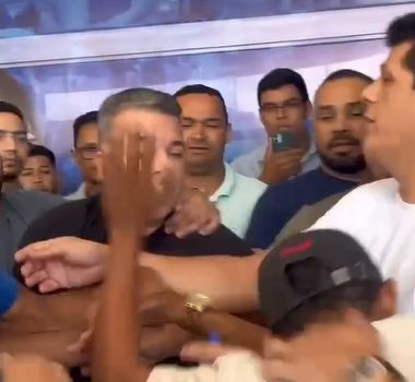Imagem - Vídeo: ex-prefeito de Tucuruí tenta agredir homem após discussão política