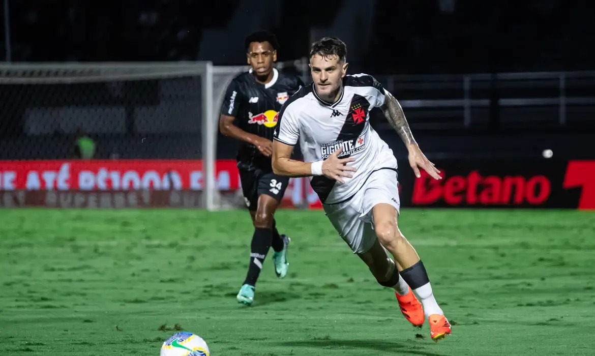 Imagem - Vasco enfrenta Bragantino para tentar se afastar do Z4