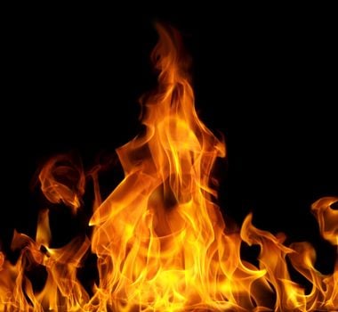 Imagem - Mais de 25 mil pessoas são retiradas de áreas atingidas por incêndios florestais no Canadá