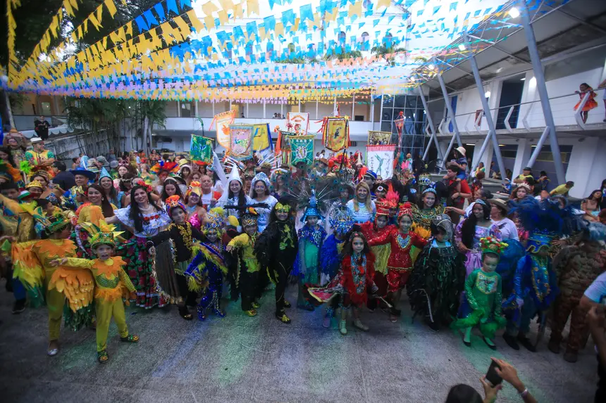 Revoada dos Pássaros Juninos abre programação Arraial de Todos os Santos 2025 
