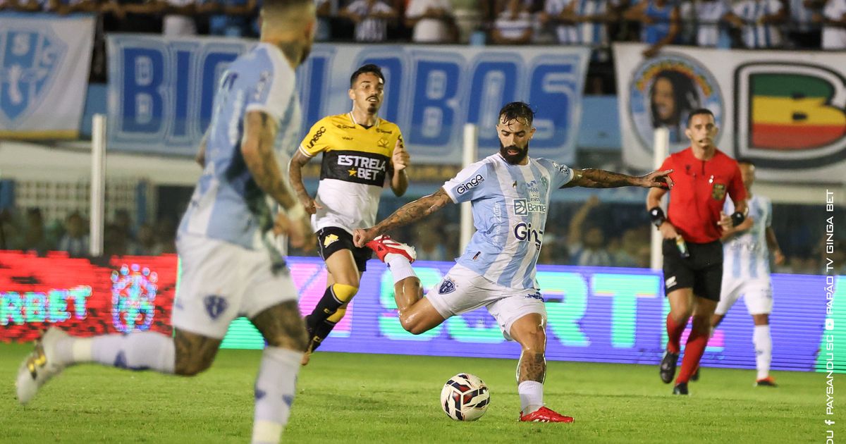 Matheus Vargas arrisca chute durante o jogo contra o Criciúma