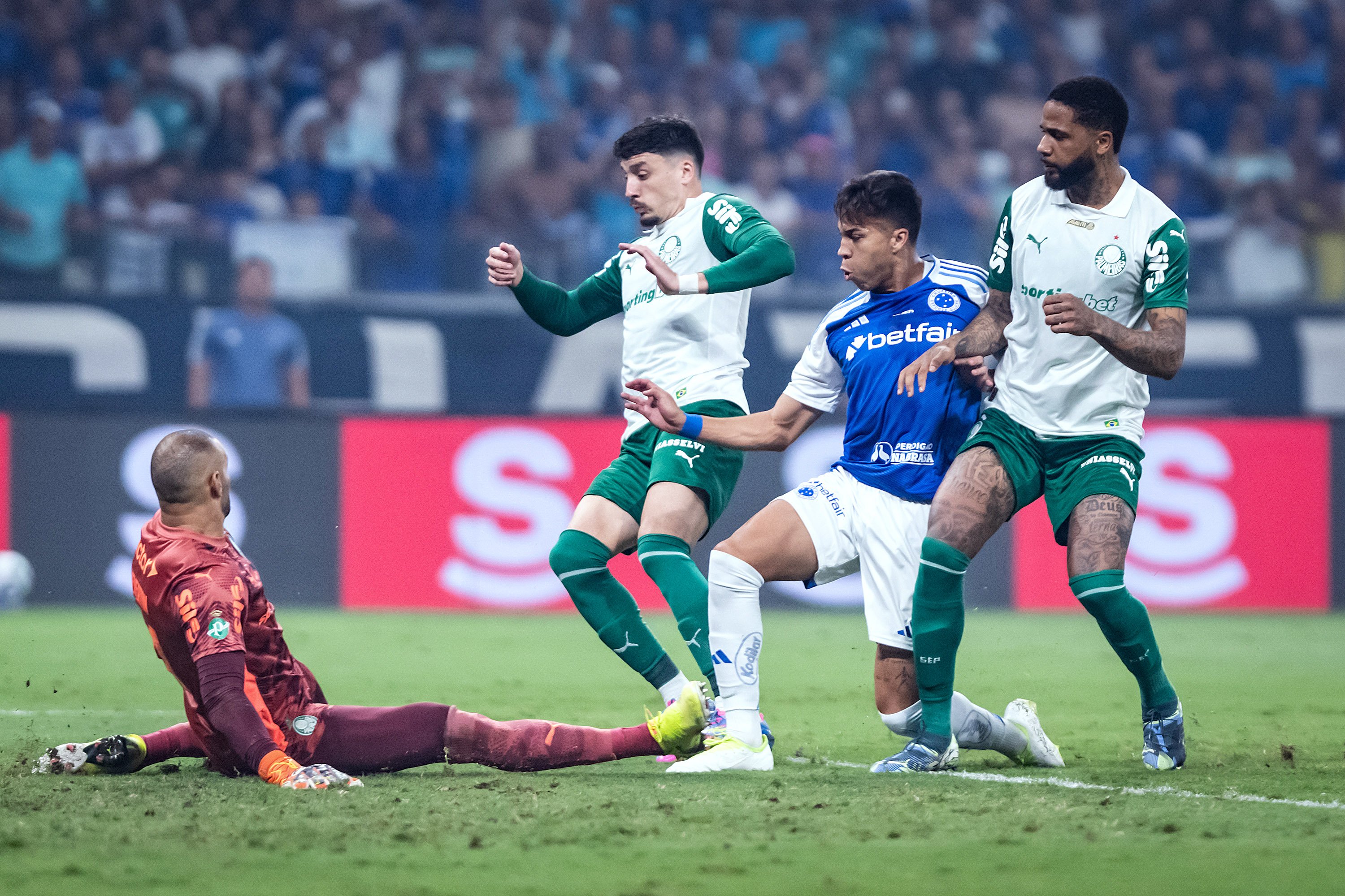 Kaio Jorge marcou os gols da vitória da Raposa - 