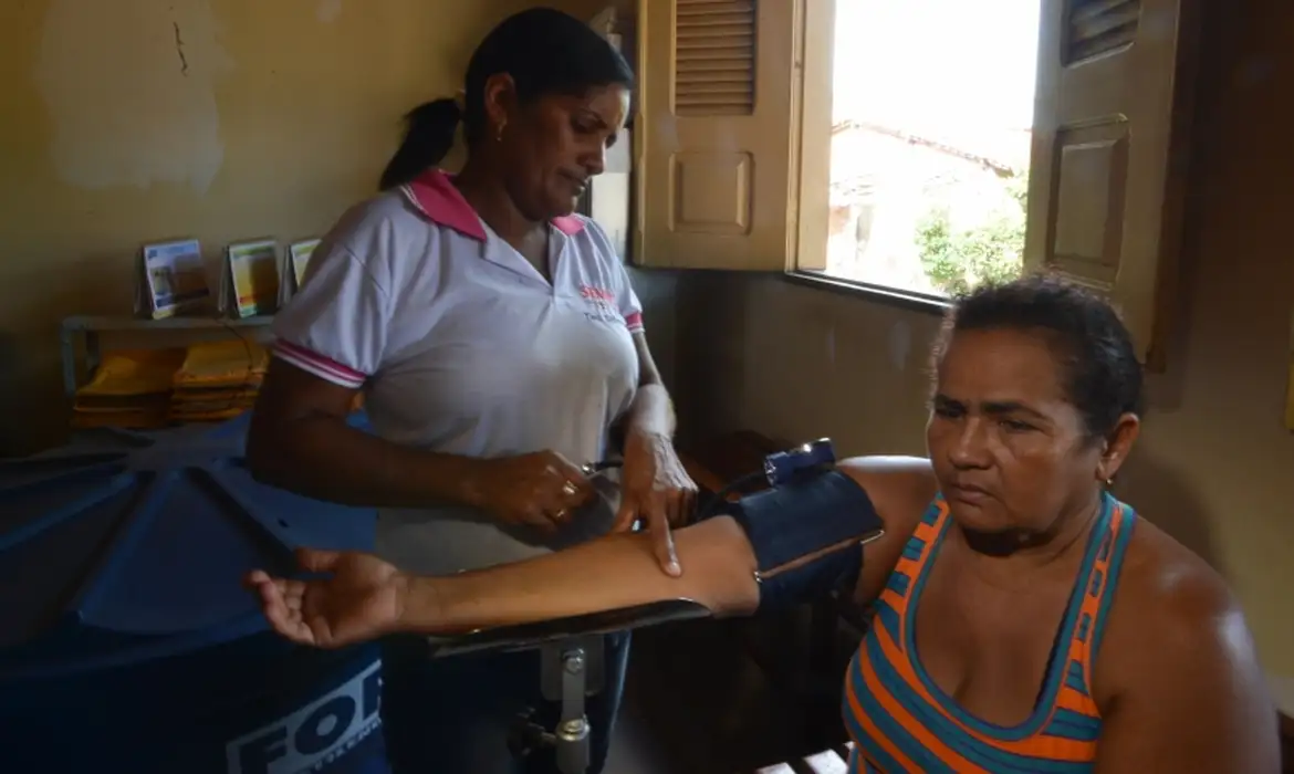 Rotatividade de médicos é maior em locais com PIB menor - 