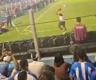 Torcida do Paysandu atingiu jogador do Criciúma -