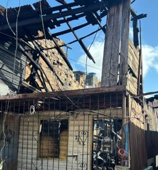 Imagem - Curto-circuito pode ter causado incêndio que destruiu sete casas no bairro da Cremação
