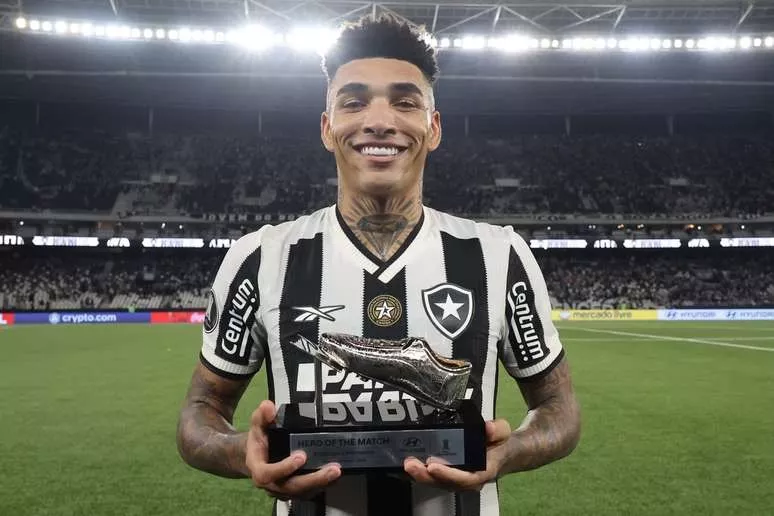 Ídolo em ascensão, Igor Jesus se despede do Botafogo e agradece torcida
