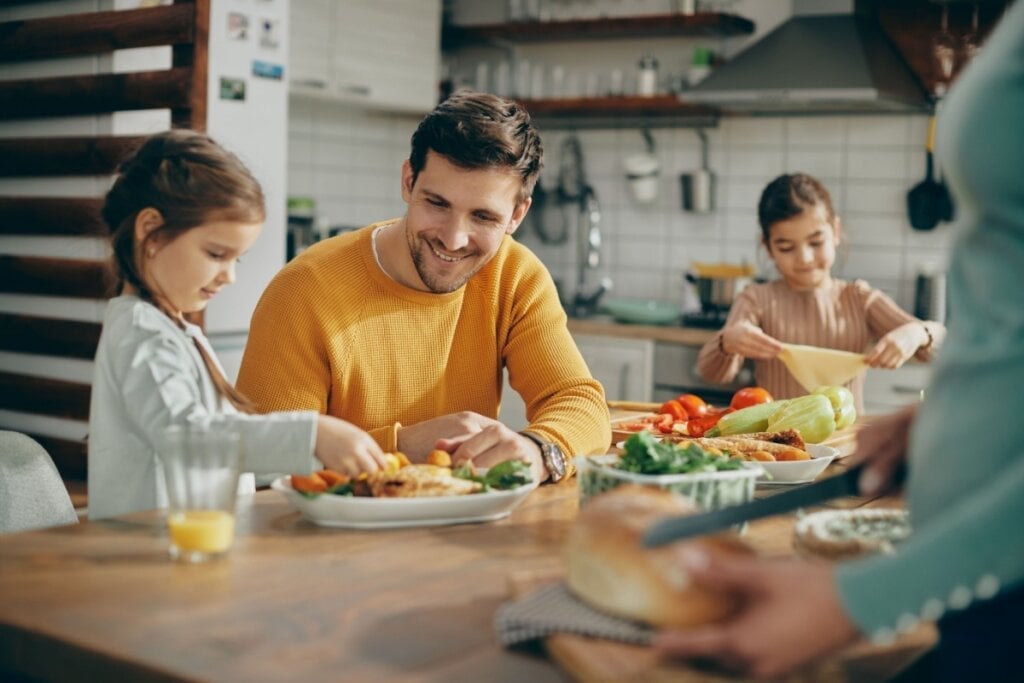 Planejar as refeições reduz a geração de lixo orgânico (Imagem: Drazen Zigic | Shutterstock)