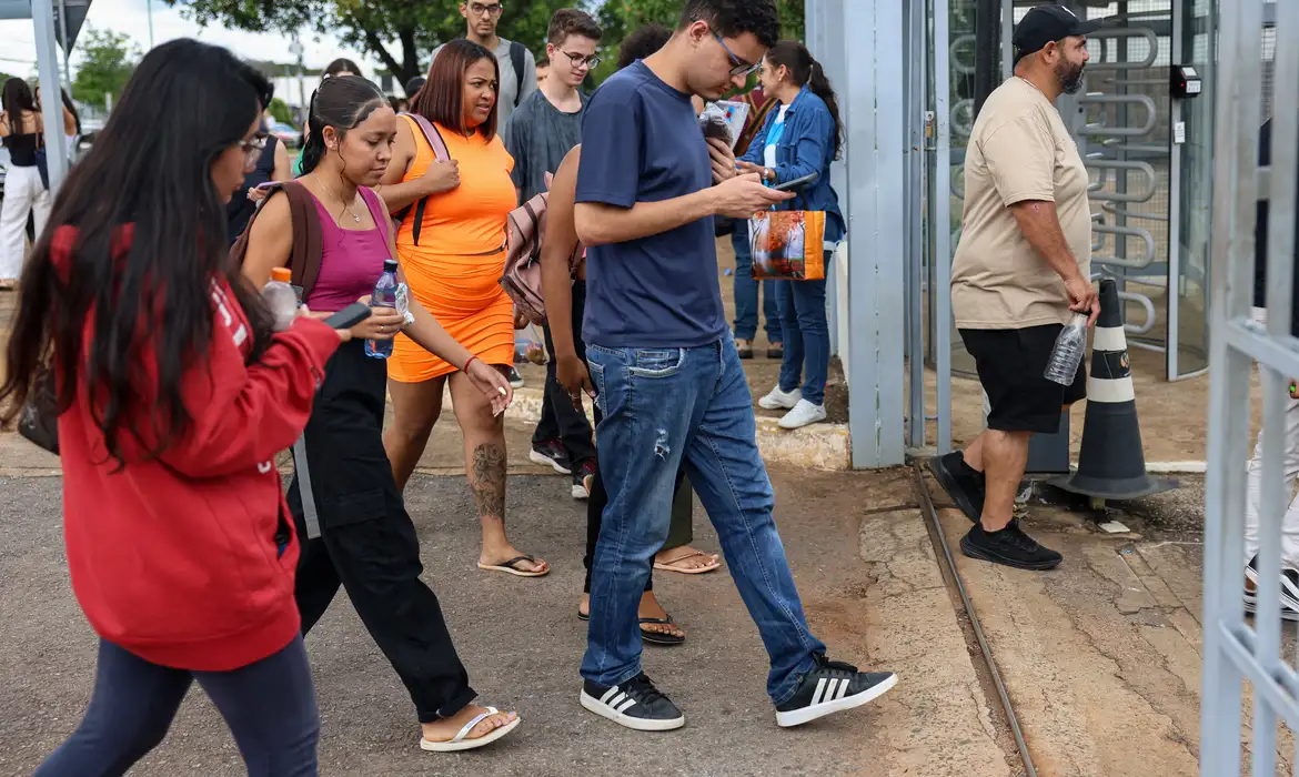 Imagem - Candidatos isentos de taxa do Enem recebem orientações pelo Gov.br