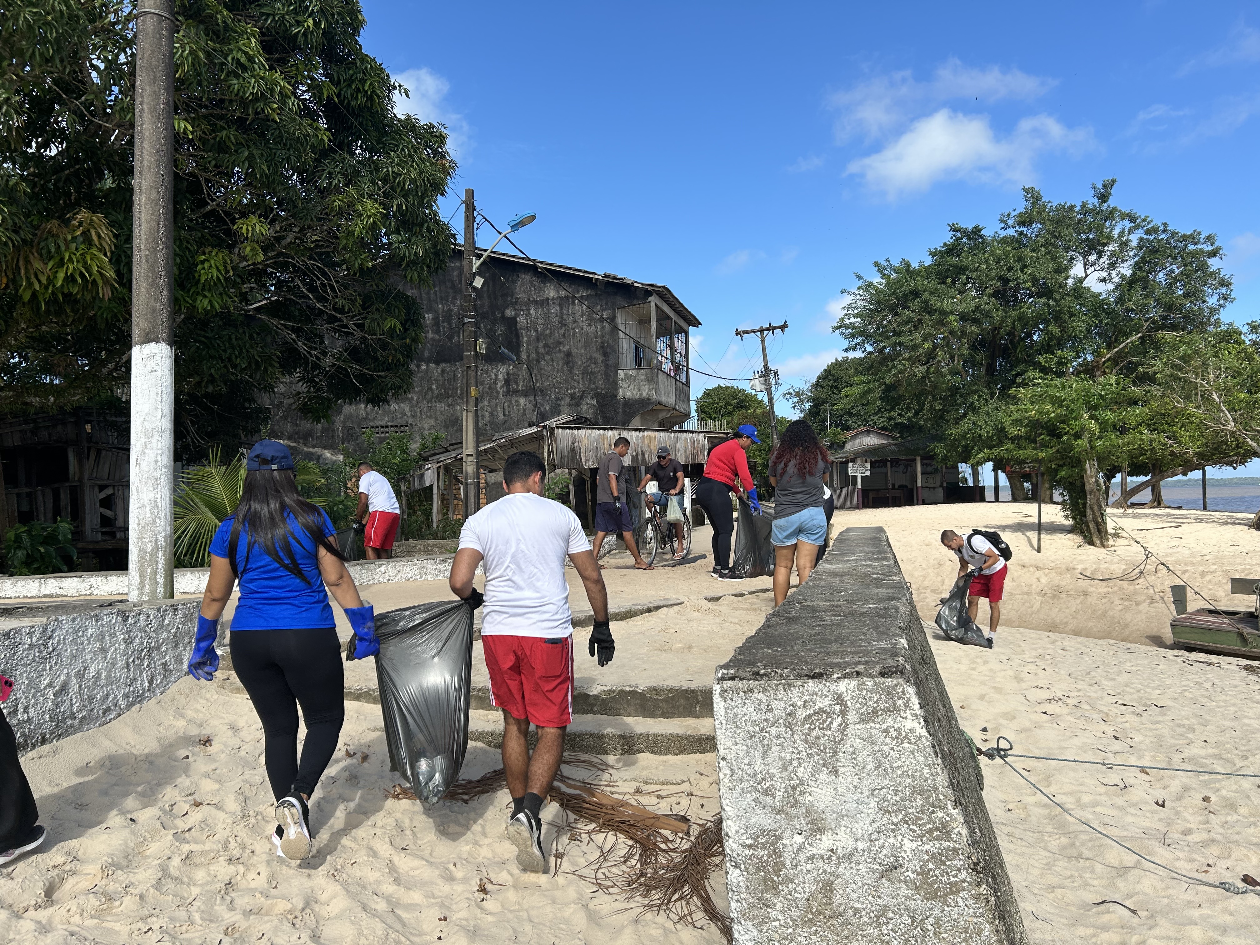 Imagem - Praias de Outeiro recebem ação de limpeza e conscientização