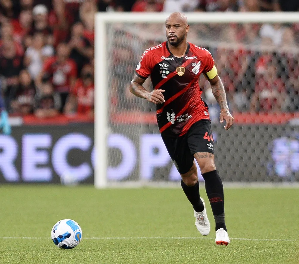 Imagem - Paysandu oficializa contratação do zagueiro Thiago Heleno