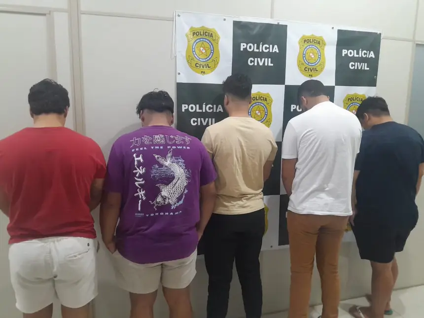Os cinco envolvidos foram apresentados na Delegacia de Proteção ao Torcedor e Grande Eventos.