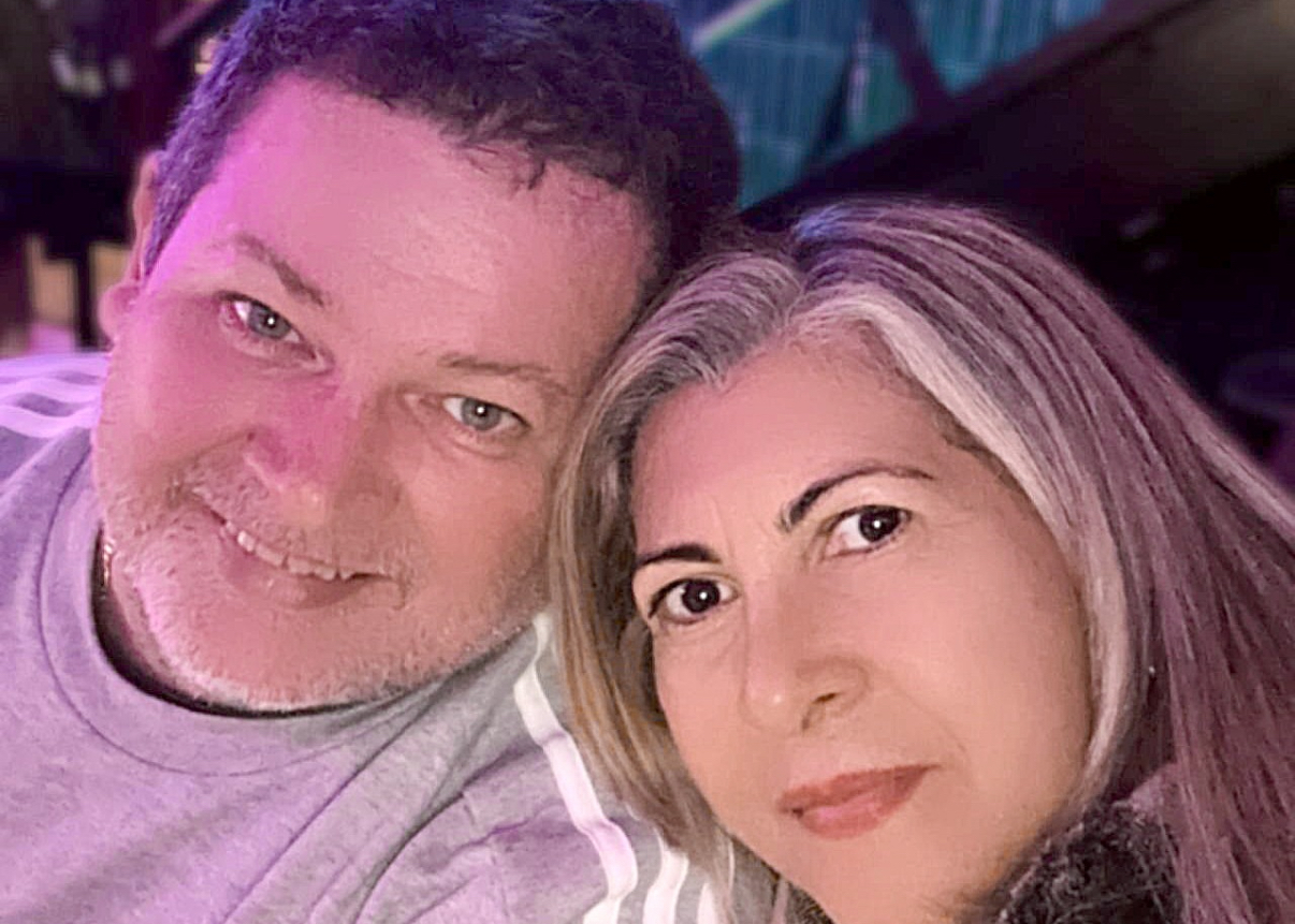 Bodas de Porcelana
No dia 28 de maio, Arminio Beltrão Gayoso Neto e Silvanira de Moura Gayoso comemoraram 20 anos de casados. A coluna deseja felicidades ao casal 


