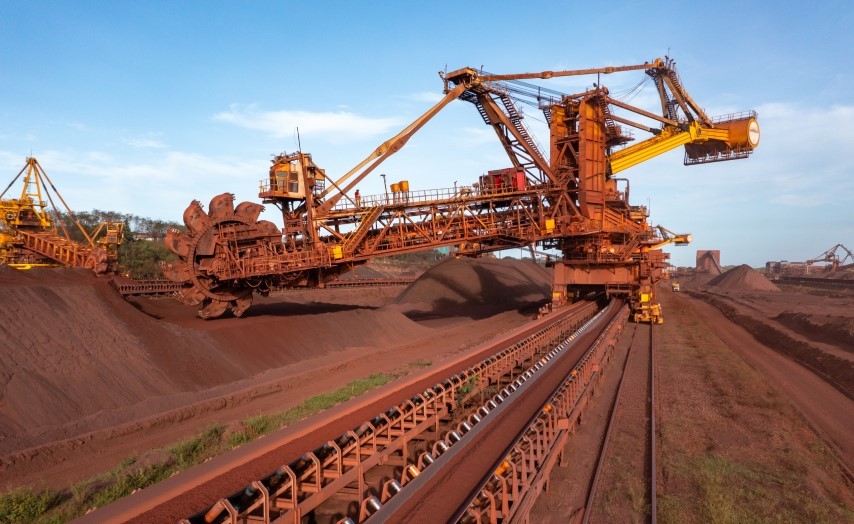 Extração de minério de ferro pela Vale