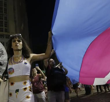 Imagem - População trans se opõe à nova idade mínima para terapia hormonal