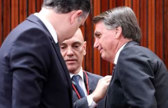 Bolsonaro e Moraes ficam frente a frente no STF em encontro histórico