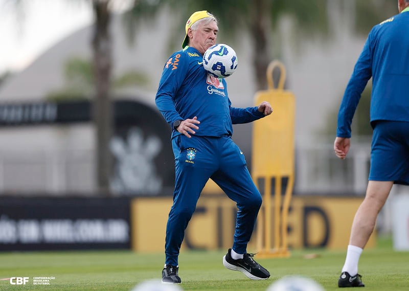 Ancelotti em treino da Seleção Brasileira - 