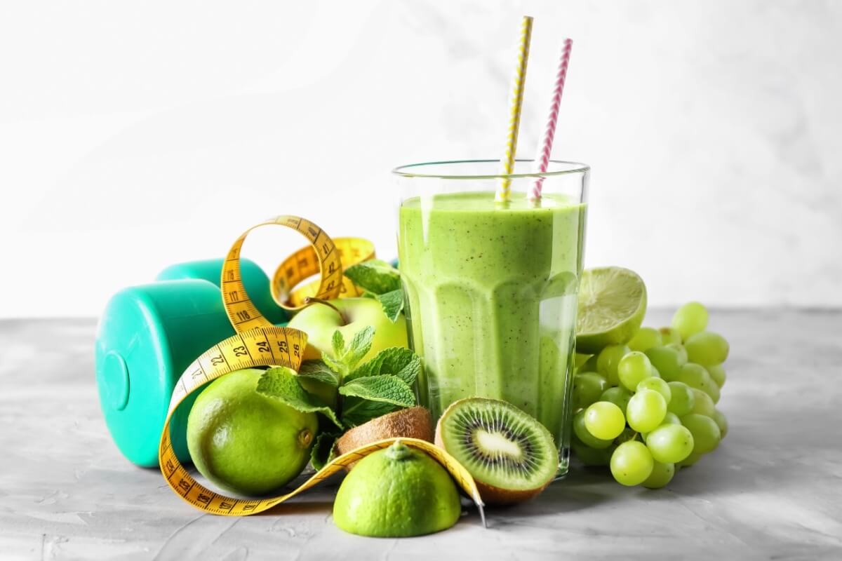 Suco verde (Imagem: Pixel-Shot | Shutterstock)