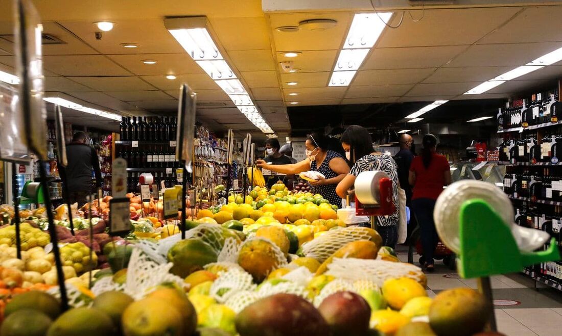Imagem - Mercado eleva previsão de expansão da economia para 2,18% em 2025