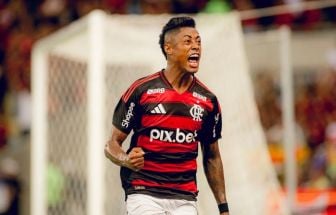 Bruno Henrique é alvo de possível denúncia no STJD por suspeita de manipulação de cartão amarelo