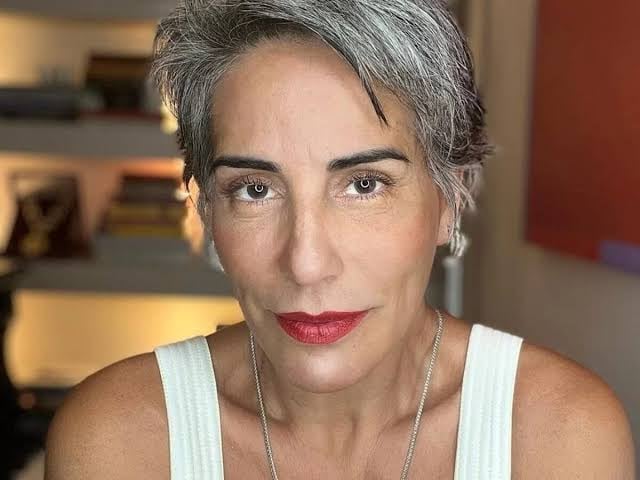 A Justiça entendeu que a ex-funcionária não recebeu corretamente verbas trabalhistas durante o período em que prestou serviços à artista.

