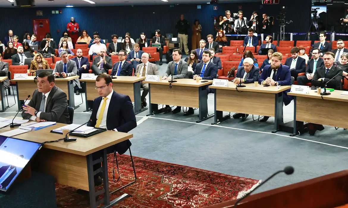 Imagem - Braga Netto nega ter repassado dinheiro em sacola a Mauro Cid