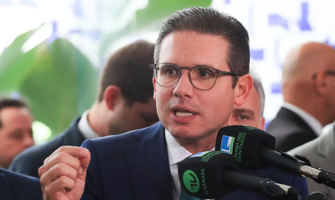Imagem - Motta diz que vai levar ao plenário perda do mandato de Carla Zambelli