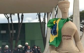 STF nega recurso de mulher que pichou estátua no 8 de janeiro
