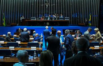 Senado aprova projeto que torna homicídio em escola crime hediondo