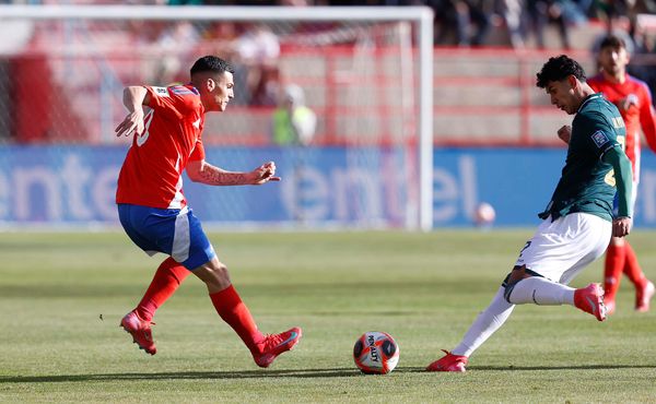 Bolívia vence Chile por 2 a 0 e mantém chances de vaga na repescagem para a Copa de 2026