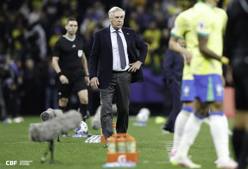 Ancelotti comandou o Brasil na vitória contra o Paraguai - 