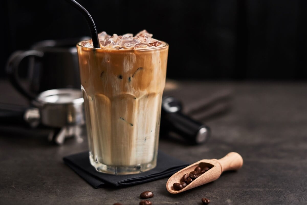 Shake de café com aveia e whey protein (Imagem: xMarshall | Shutterstock)