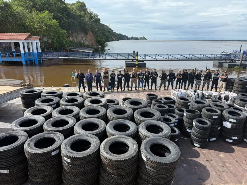 Quase R$ 2 milhões em mercadorias são apreendidas no Rio Amazonas, no Pará.