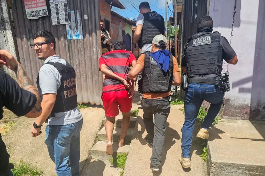 Total de 14 pessoas são presas em operação integrada de combate ao crime organizado.