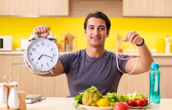 6 mitos e verdades sobre dieta cetogênica e jejum intermitente