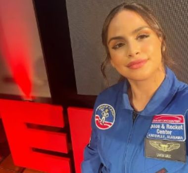 Imagem - Falsa astronauta pagou R$ 6 mil por curso e tirou fotos com uniforme espacial