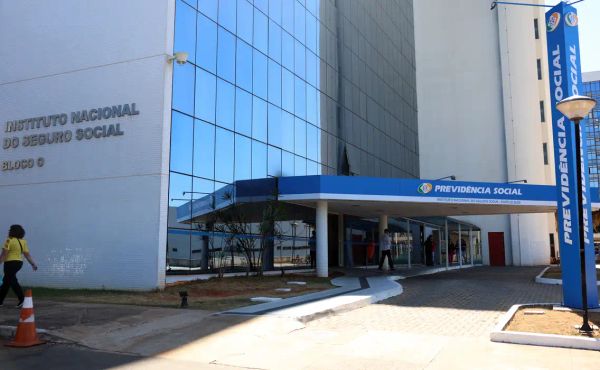 INSS: Justiça bloqueia R$ 2,8 bi de envolvidos em descontos ilegais