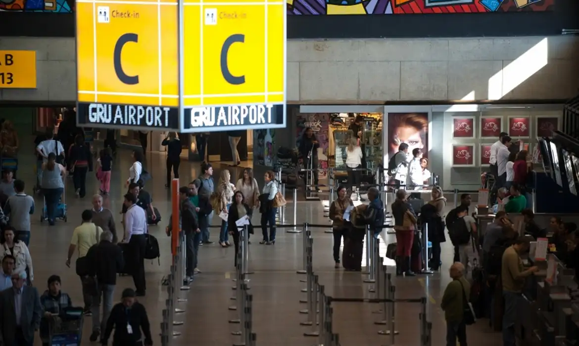 Imagem - Drones do tráfico de drogas afetam 21 voos no aeroporto de Guarulhos