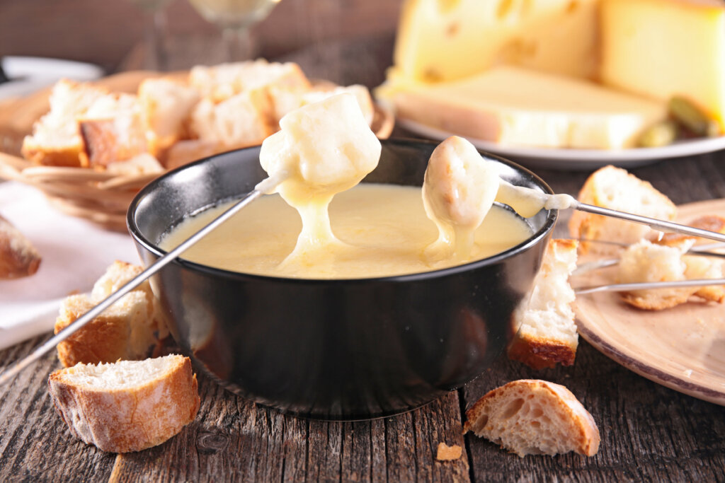 Fondue de queijo (Imagem: margouillat photo | Shutterstock)