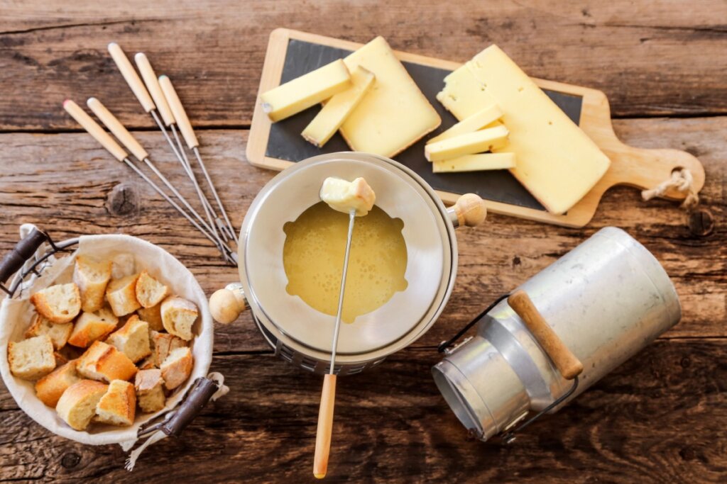 Fondue savoyarde (Imagem: Jerome.Romme | Shutterstock) 