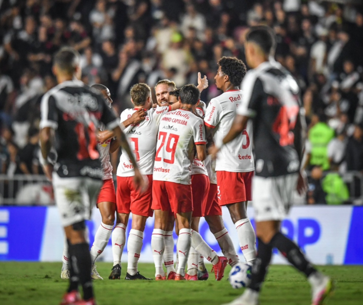 Equipes se enfrentam em Bragança Paulista - 