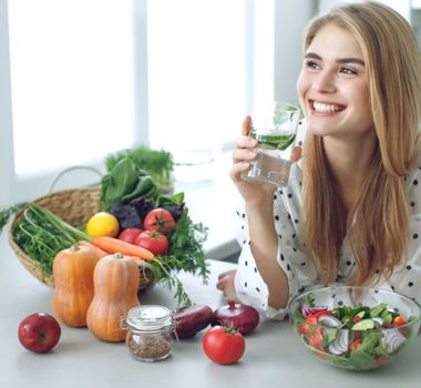 Imagem - 5 dicas para prevenir a retenção de líquido
