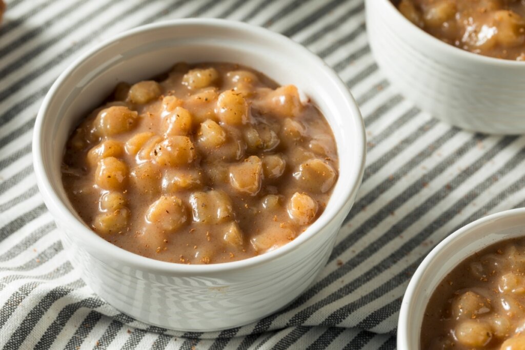 Canjica de paçoca (Imagem: Brent Hofacker | Shutterstock)