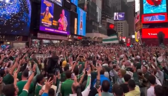 Torcida do Palmeiras invade a Times Squere em clima de copa