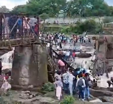Imagem - Ponte desaba na Índia e deixa ao menos seis mortos e dezenas de feridos