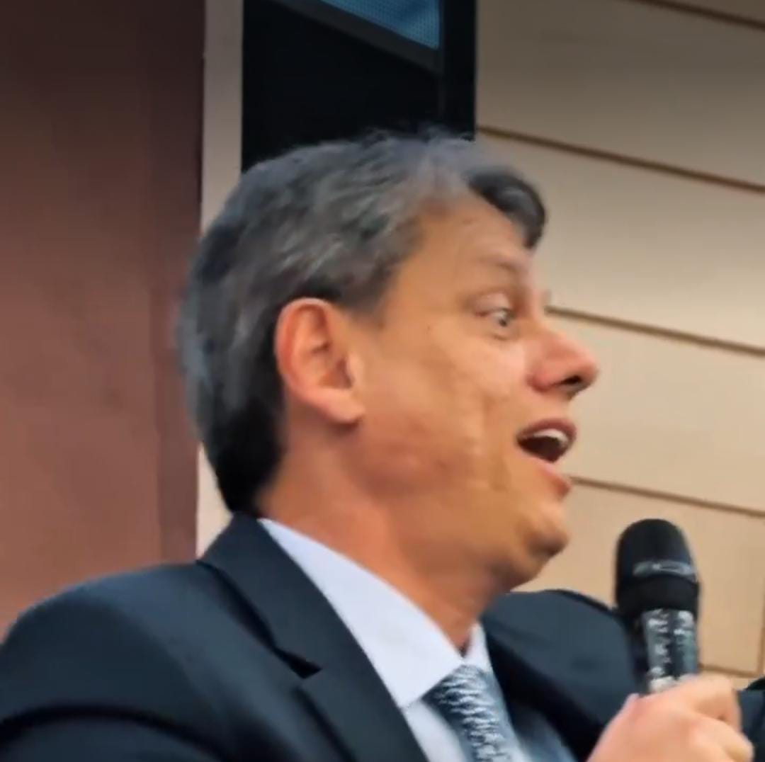 Imagem - Tarcísio posta vídeo com gesto a evangélicos
