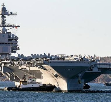 Imagem - EUA envia porta-aviões nuclear para zona de guerra entre Israel e Irã