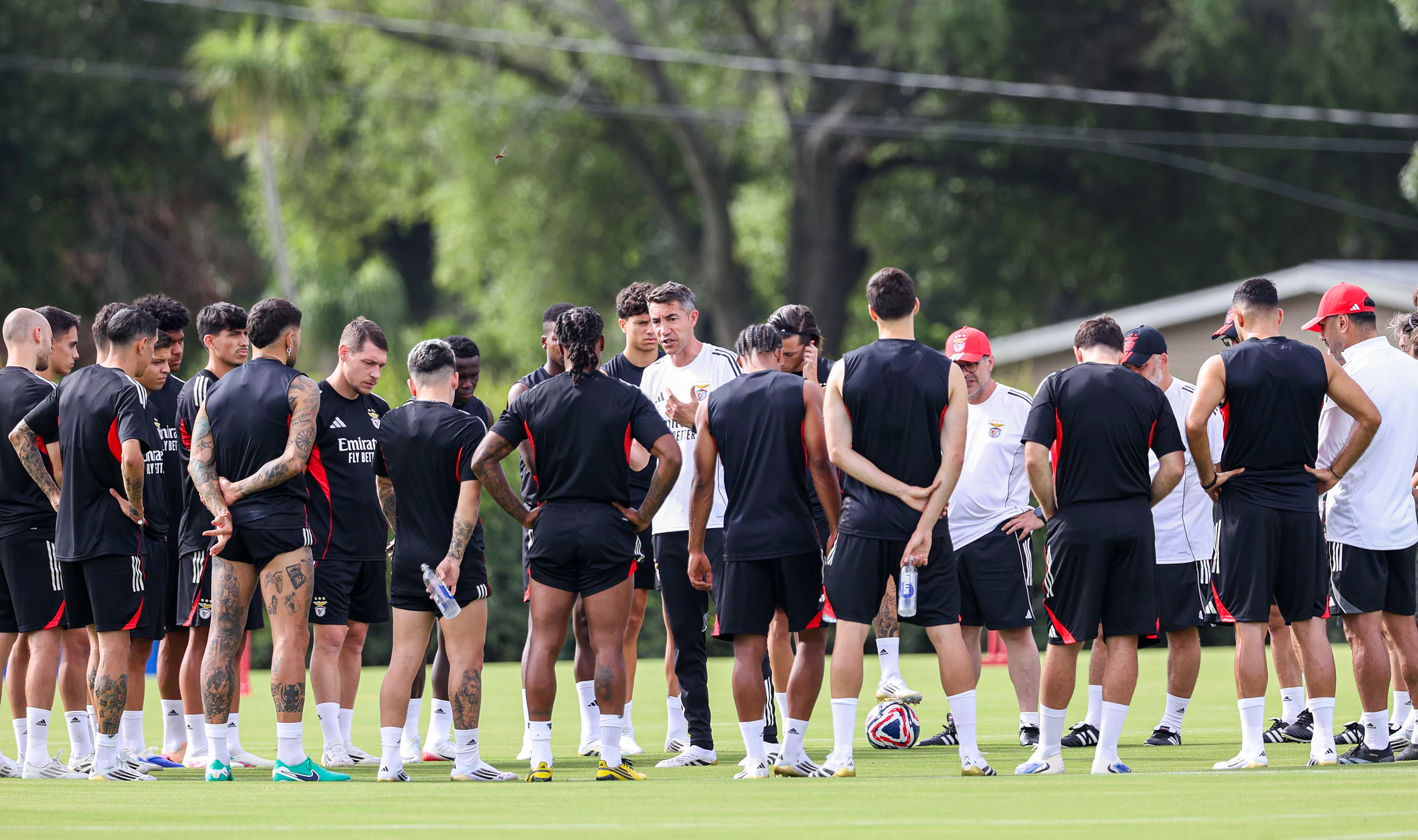 Equipes se enfrentam no Hard Rock Stadium - 