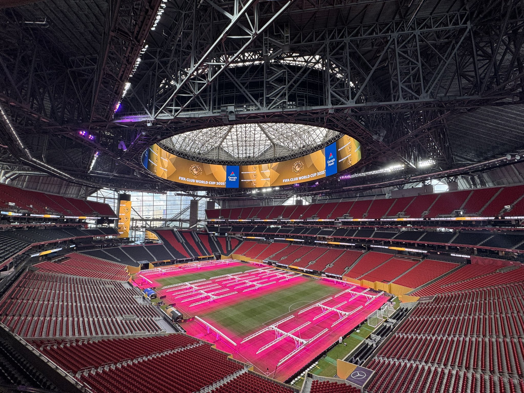 Equipes se enfrentam no Mercedes-Benz Stadium - 