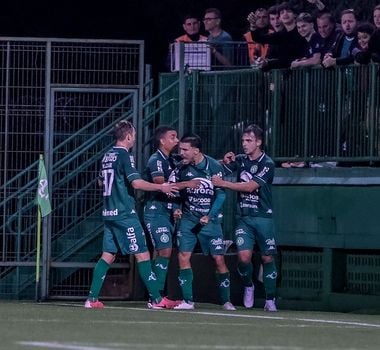 Imagem - Chapecoense vence Ferroviária e sobe na tabela da Série B